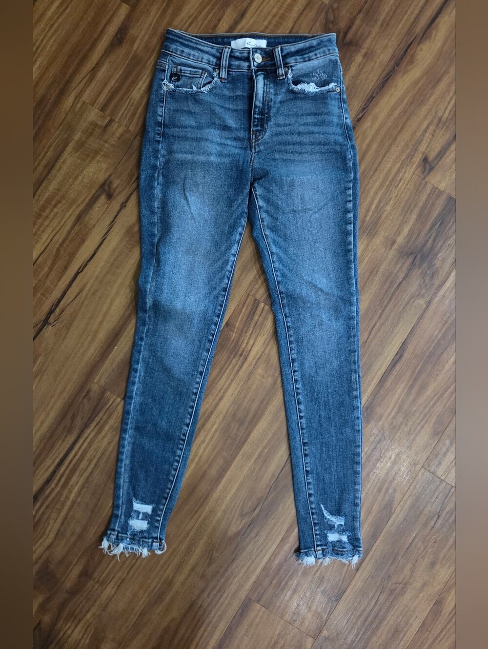 KanCan Distressed Skinny Jeans Size 5/26 Medium Wash